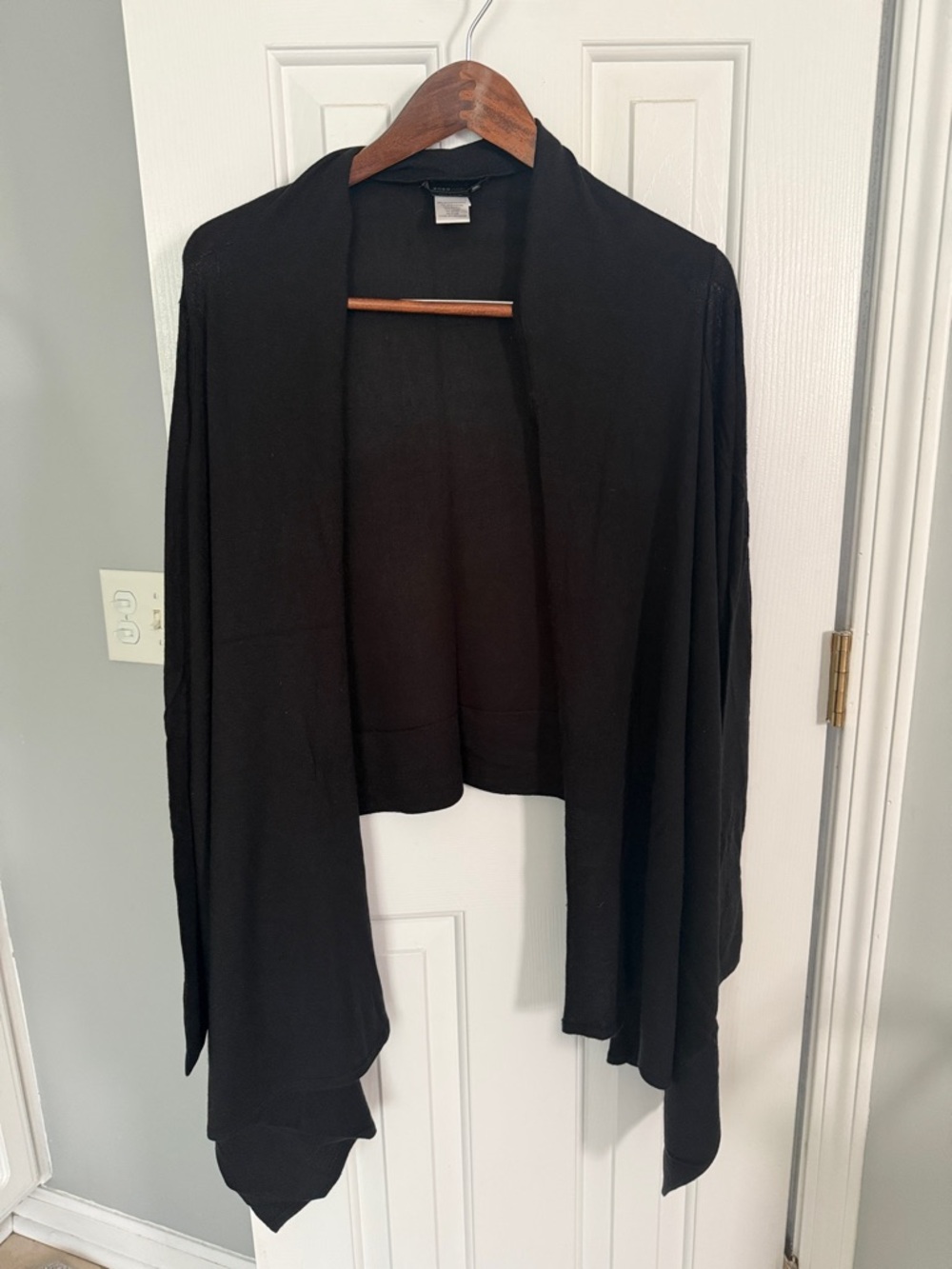 BCBG MaxAzria Silk/Cashmere long Sleeve wrap